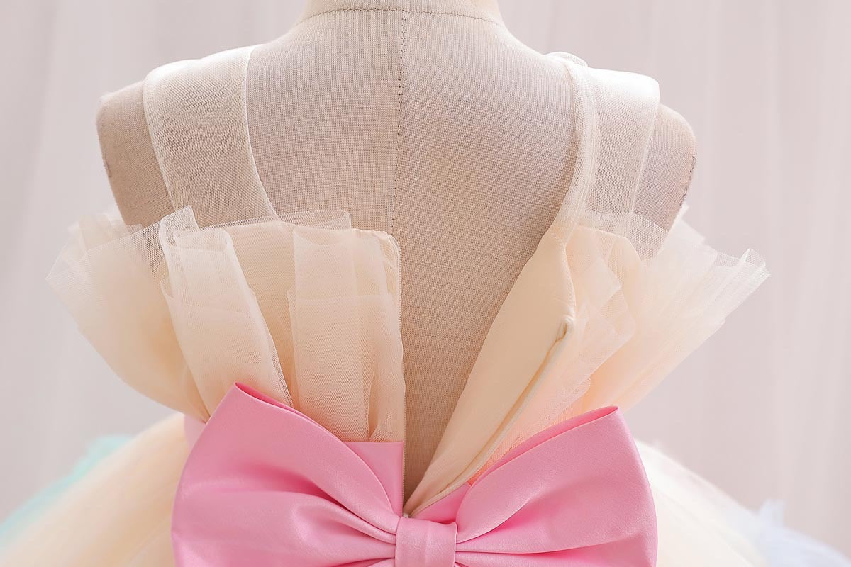 Vestido infantil con lazo arcoíris