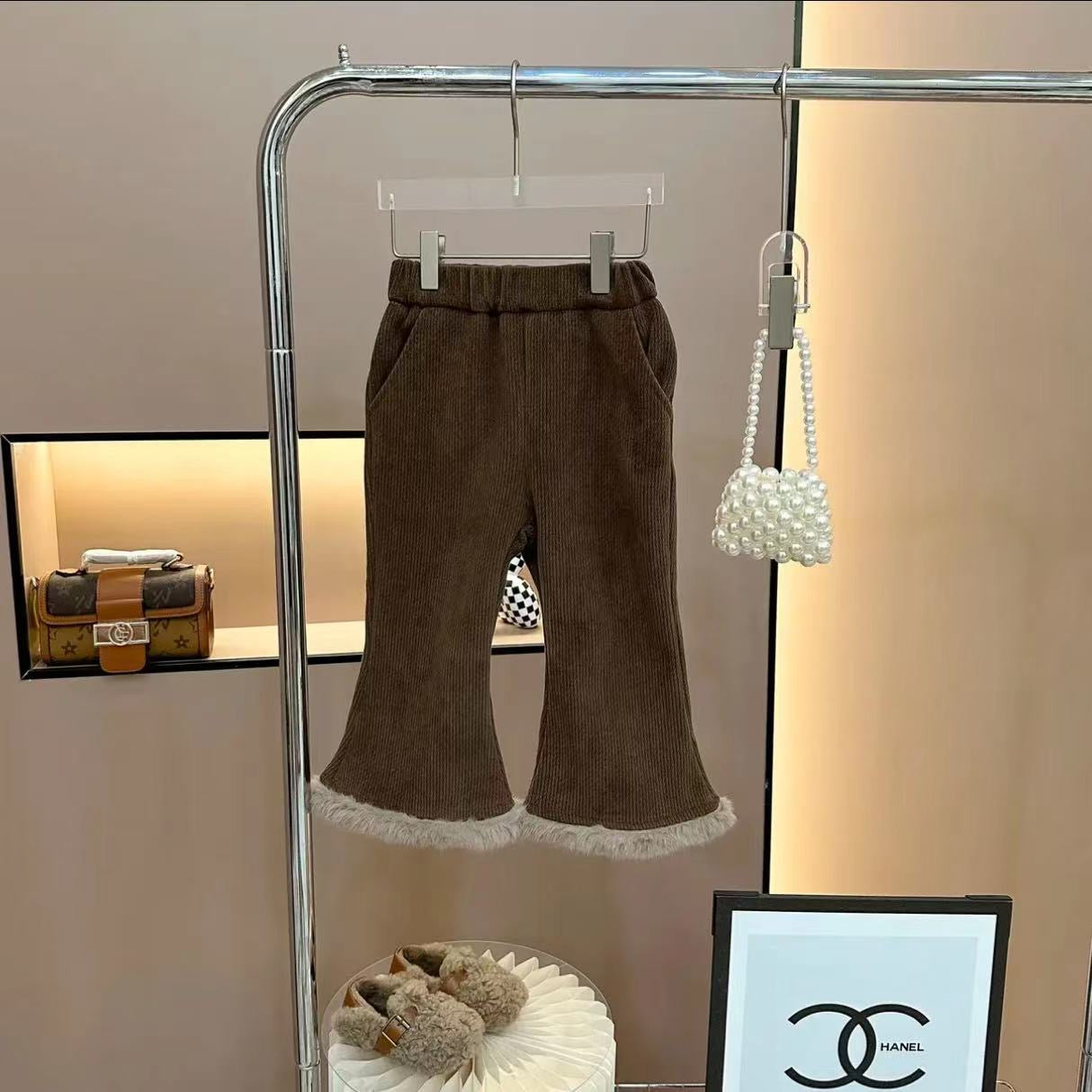 Conjunto Infantil Mujer Chaleco Pelinhos