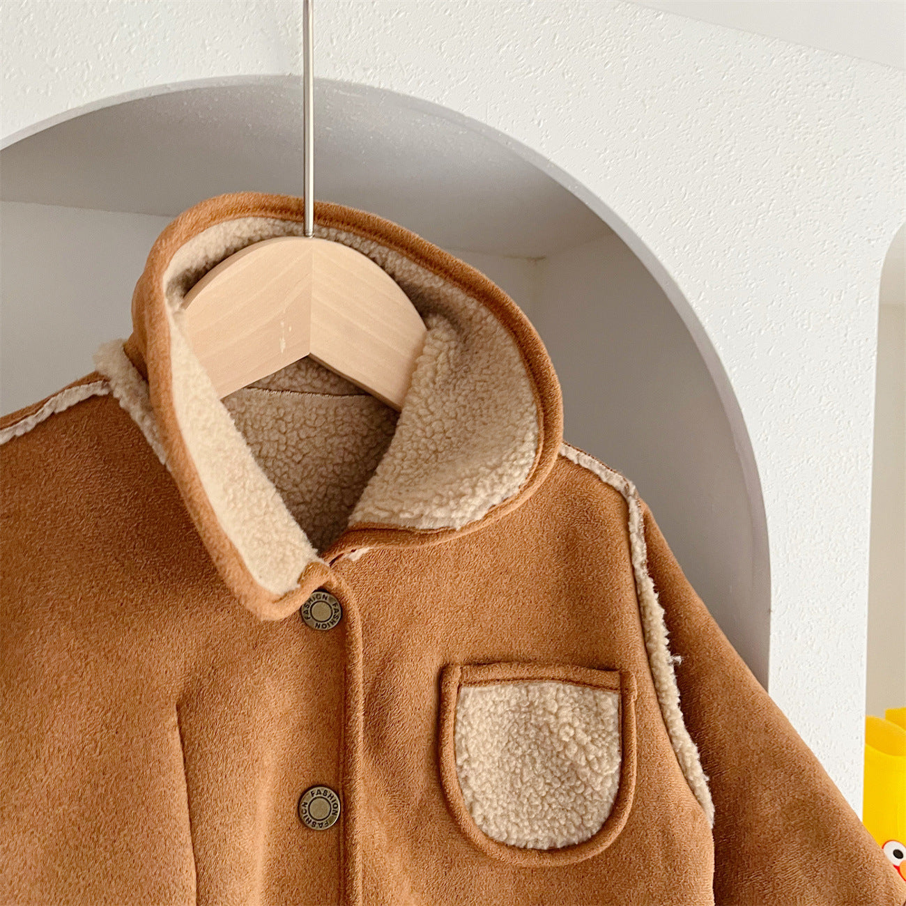 Mono Infantil Peludo Bolsinho