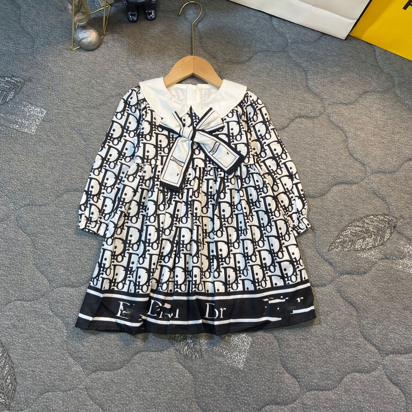 DR Vestido infantil con lazo y cuello