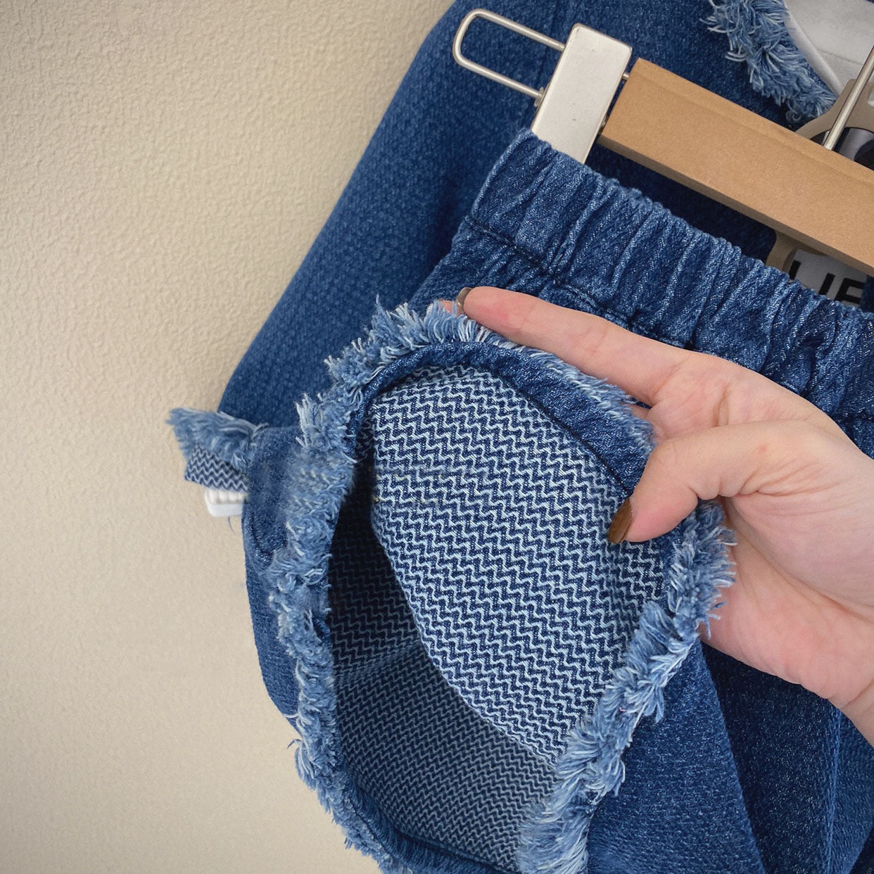 Conjunto de jeans deshilachados para niños