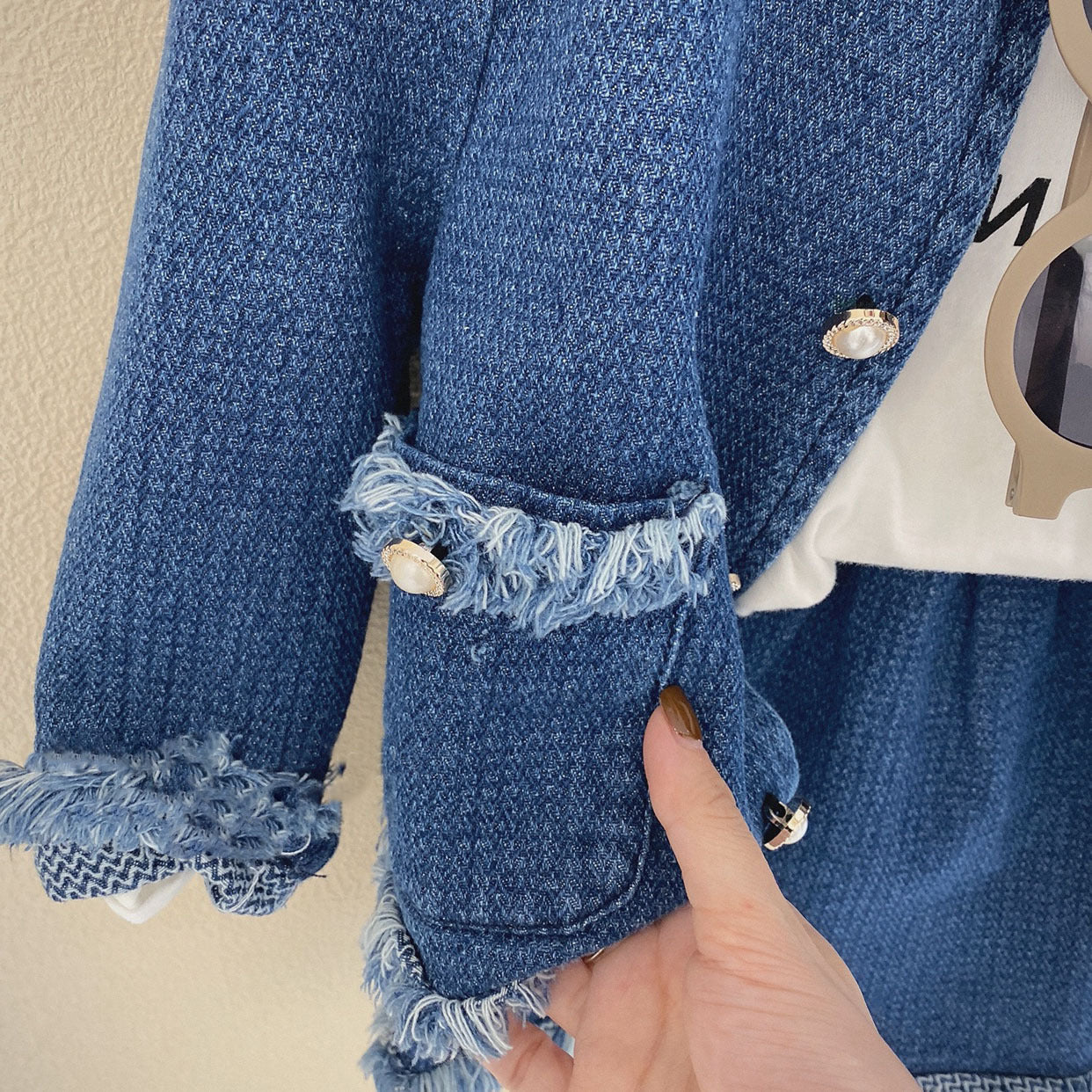 Conjunto de jeans deshilachados para niños