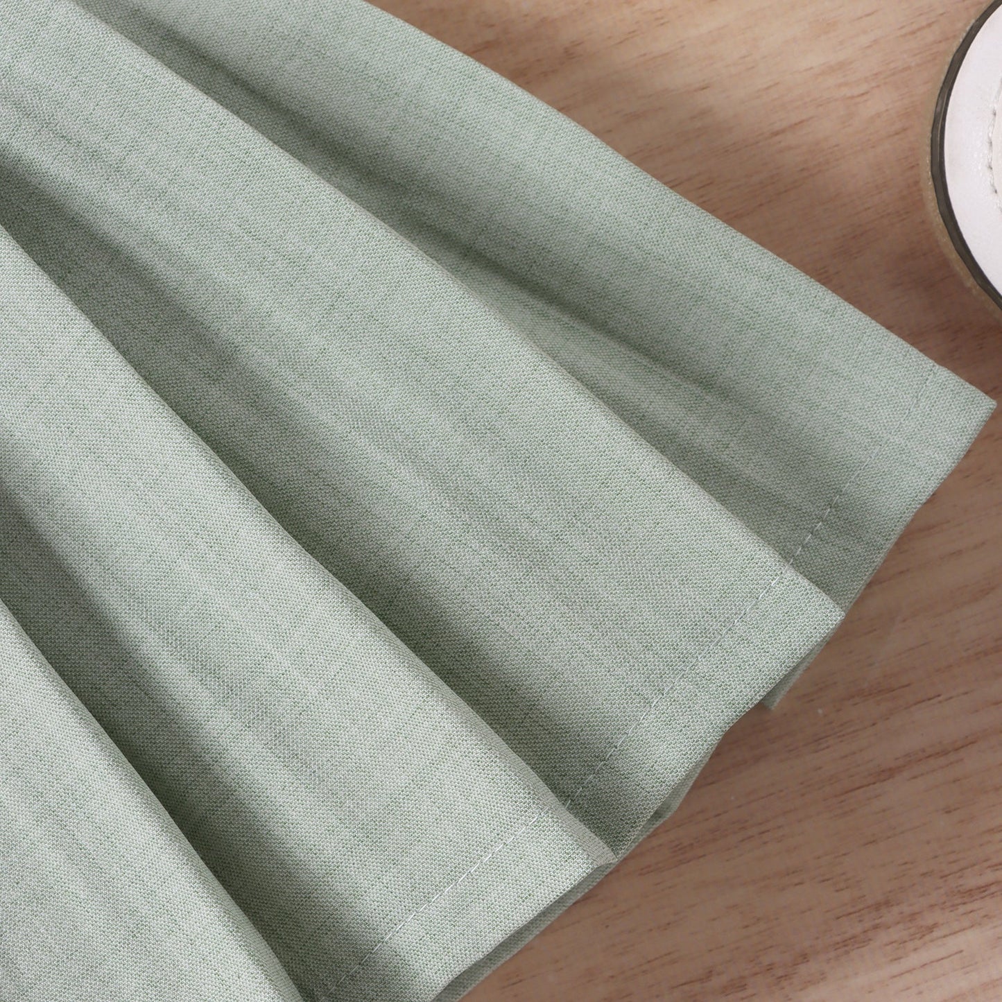 Conjunto infantil de mujer con bolsillos y falda plisada