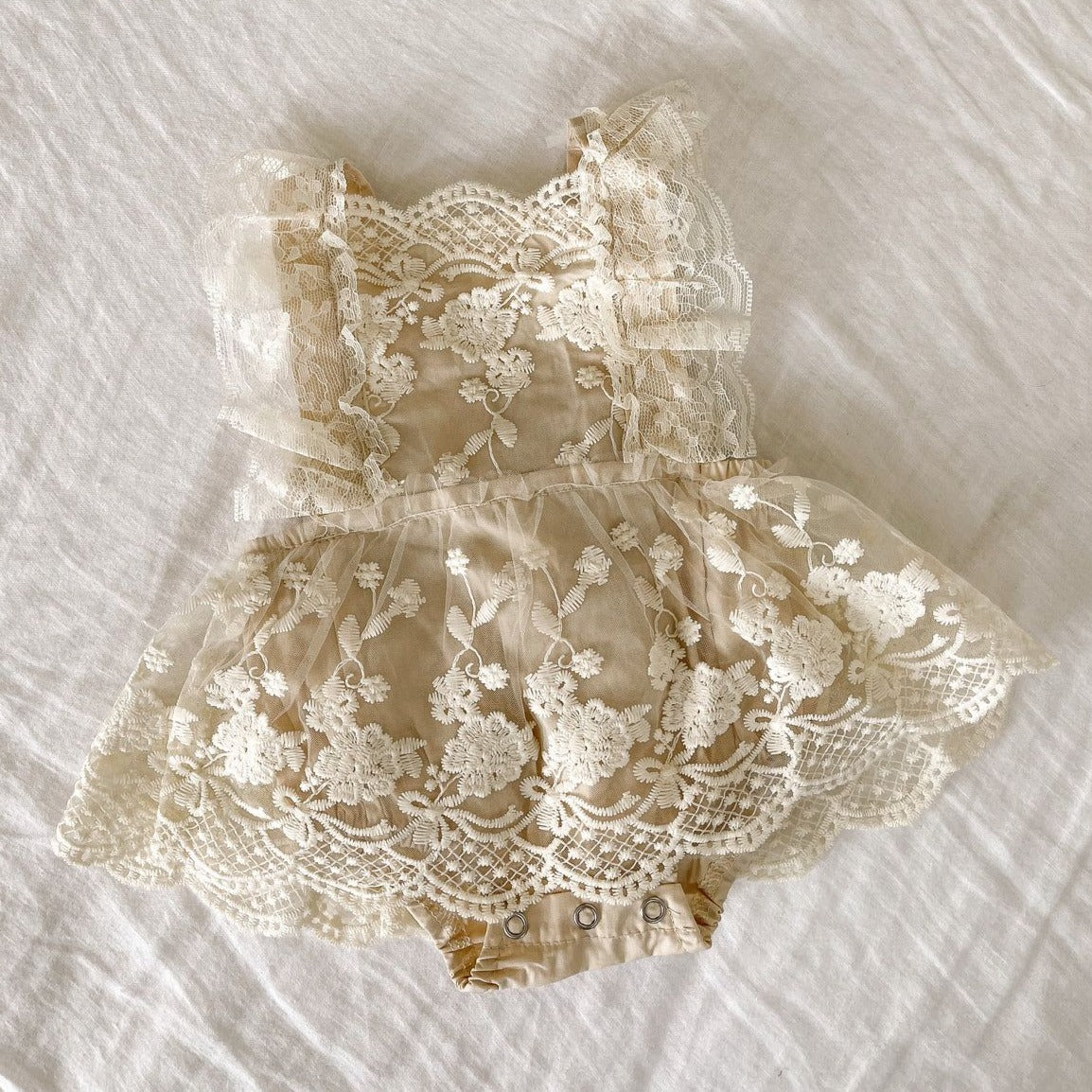 Vestido Infantil de Encaje y Tul