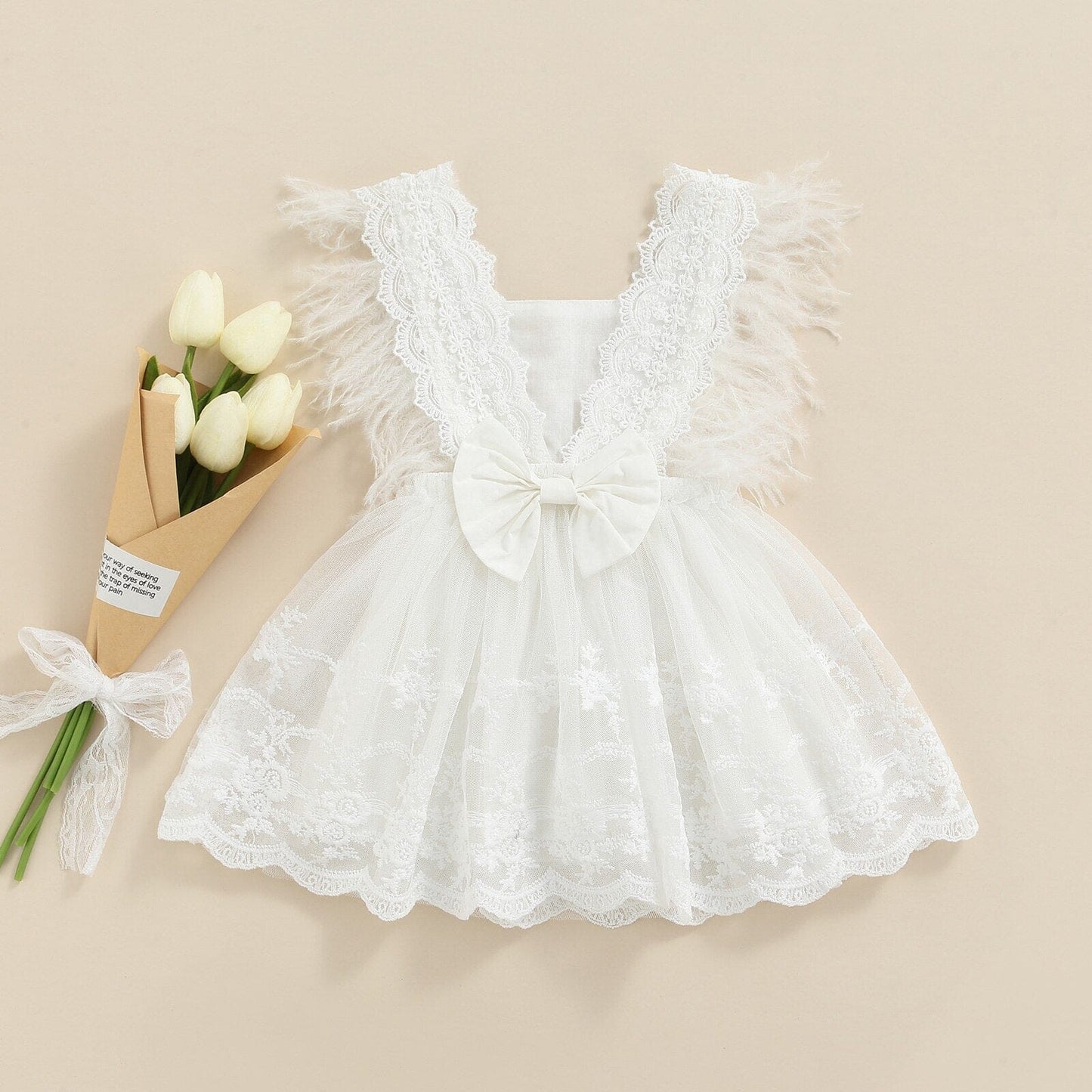 Vestido Infantil Encaje y Plumas