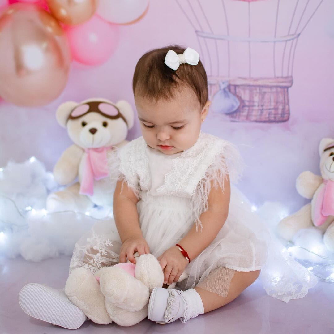Vestido Infantil Encaje y Plumas