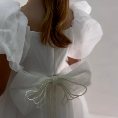 Vestido Infantil Blanco con Volantes y Perlas