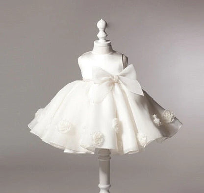 Vestido Blanco para Niña con Lazo y Detalles Florales