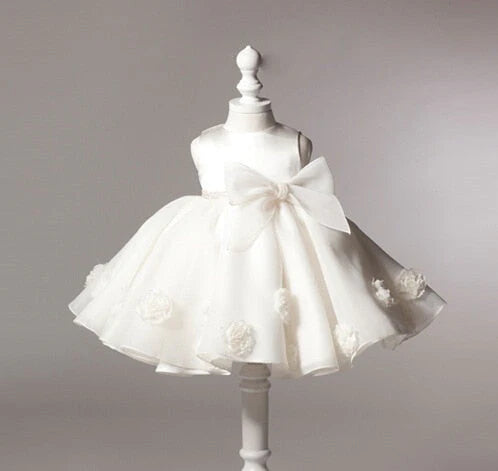 Vestido Blanco para Niña con Lazo y Detalles Florales