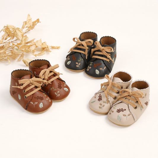 Zapatos de hojas para niñas