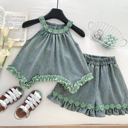 Conjunto vaquera para niña con estampado floral