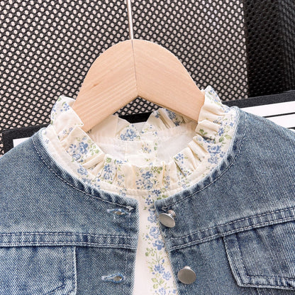 Conjunto infantil de flores y vaqueros