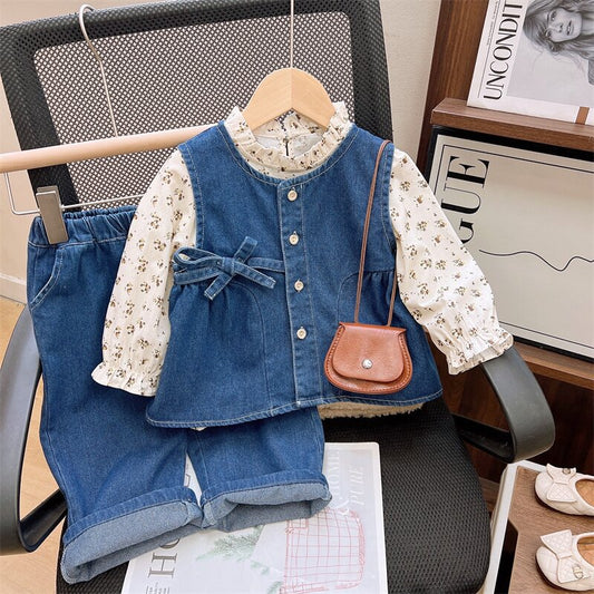 Conjunto de flores y vaqueros para niña