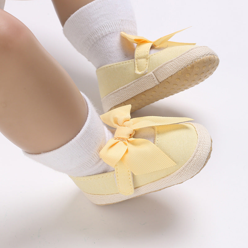 Zapatos con lazo para niñas