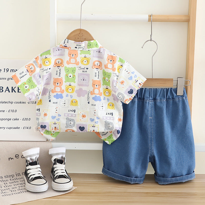 Conjunto de niño con camisa con estampado animal