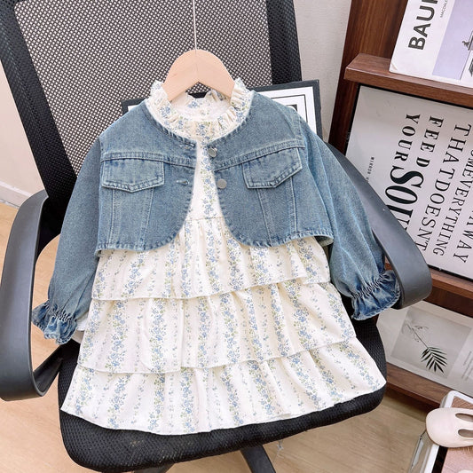 Conjunto infantil de flores y vaqueros