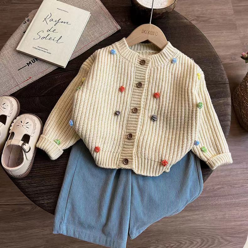 Conjunto de Pompones y Jeans para Niña