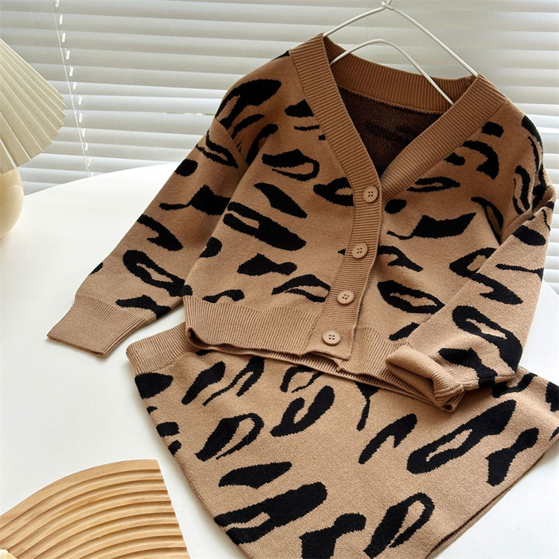 Conjunto de Niña con Estampado de Leopardo