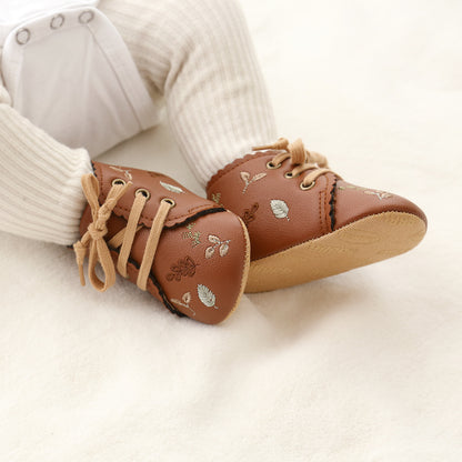 Zapatos de hojas para niñas