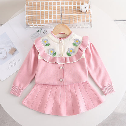 Conjunto Infantil de Tejido de Cuello Floral.