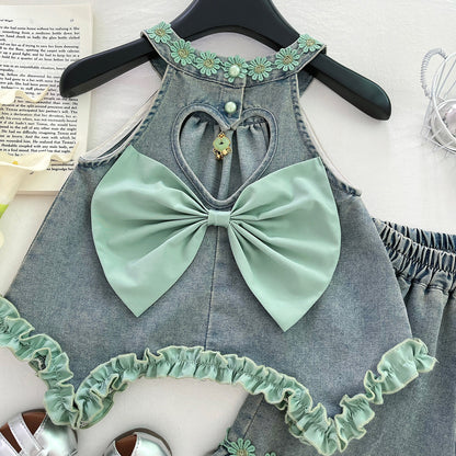 Conjunto vaquera para niña con estampado floral