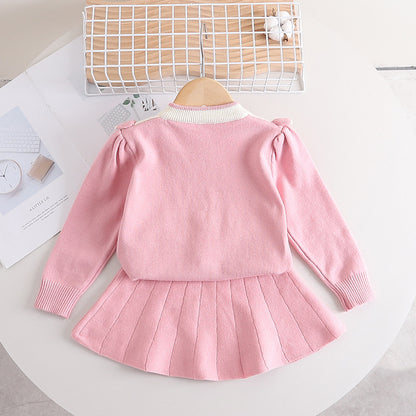 Conjunto Infantil de Tejido de Cuello Floral.