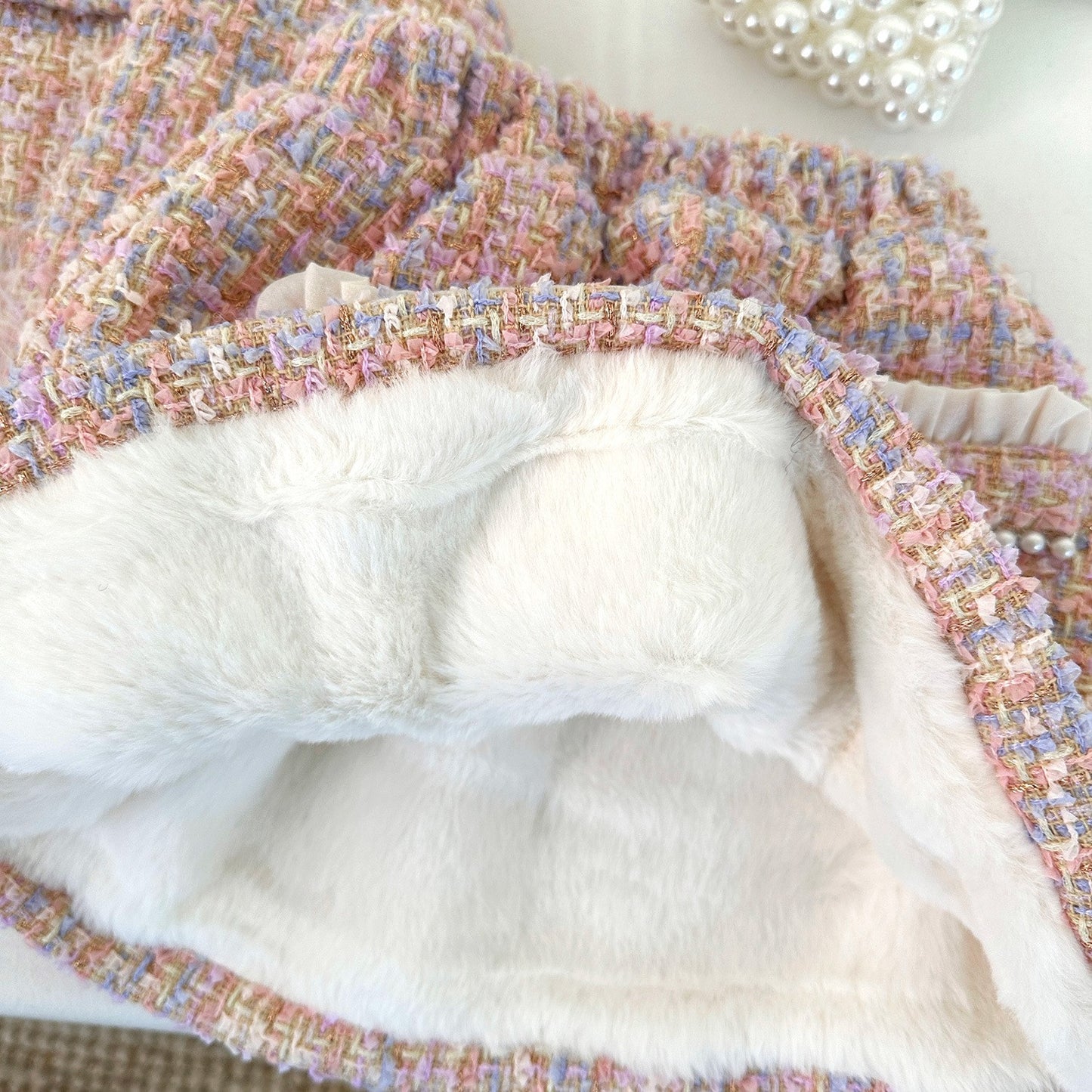 Conjunto infantil de invierno con tweed y perlas