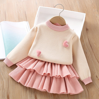 Conjunto de Niña con Corazones y Falda Plisada