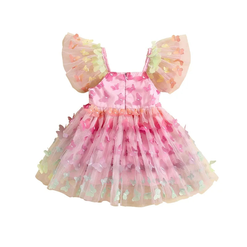 Vestido infantil con mangas de mariposa