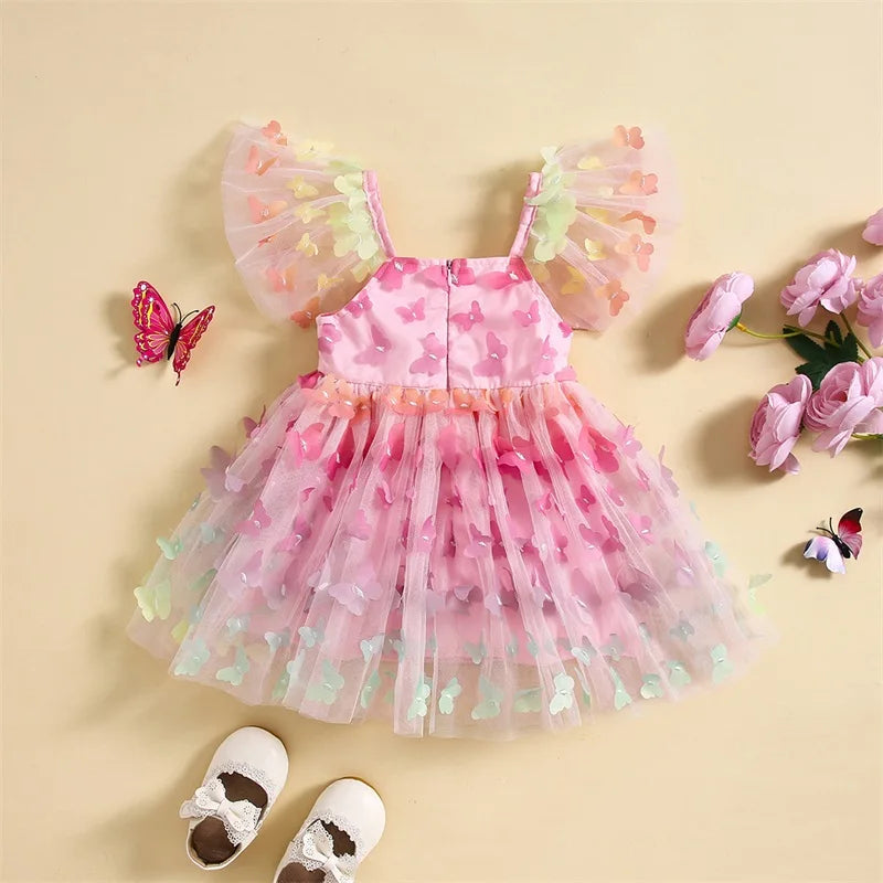 Vestido infantil con mangas de mariposa