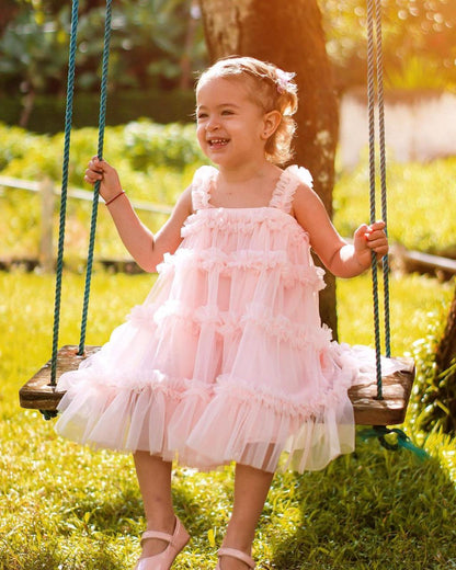 Vestido infantil de tul a capas