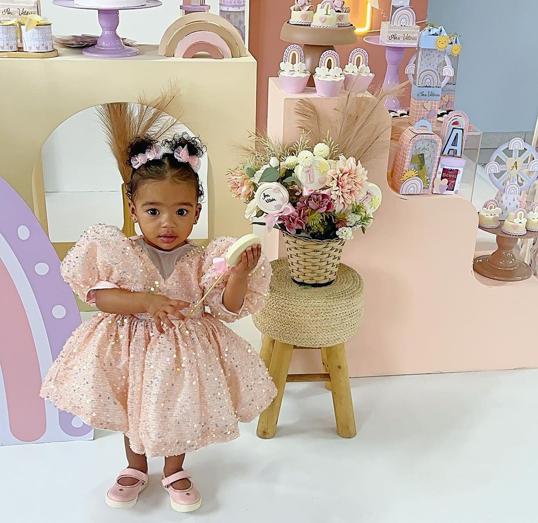 Vestido de fiesta infantil con lazo brillante