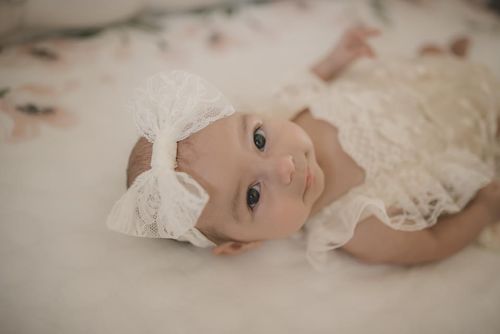 Vestido Infantil de Encaje y Tul
