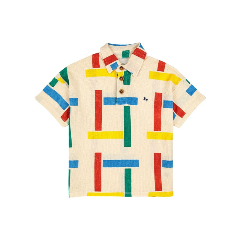 Conjunto infantil colorido de verano.