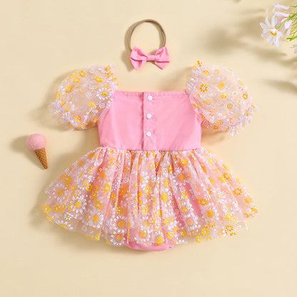 Vestido mameluco con estampado de margaritas y manga corta abullonada