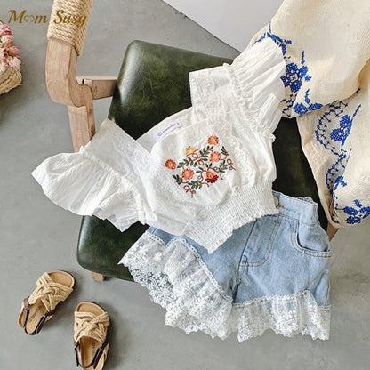 Camiseta + juego de bordados de flores de encaje
