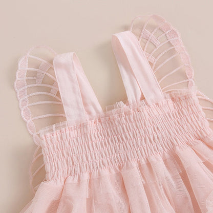 Vestido de tul con alas de mariposa