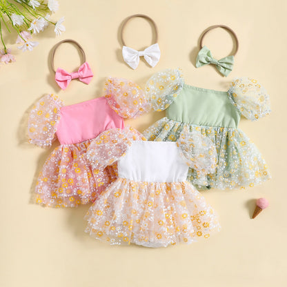 Vestido mameluco con estampado de margaritas y manga corta abullonada