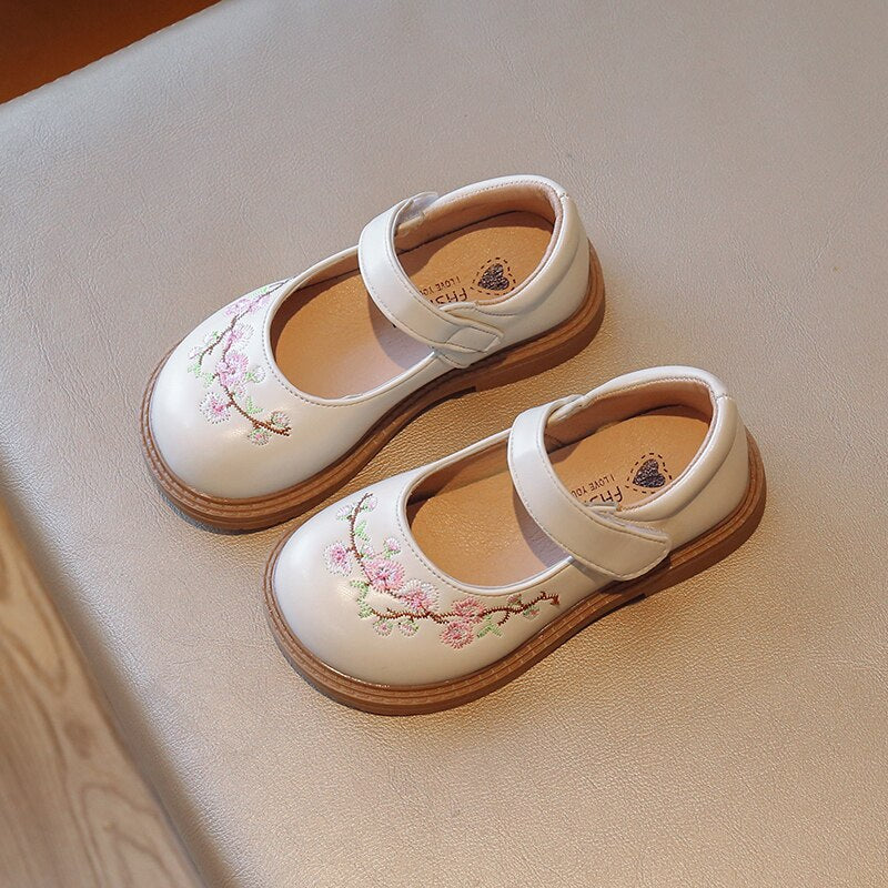 Zapatos De Cuero Flores Bordadas