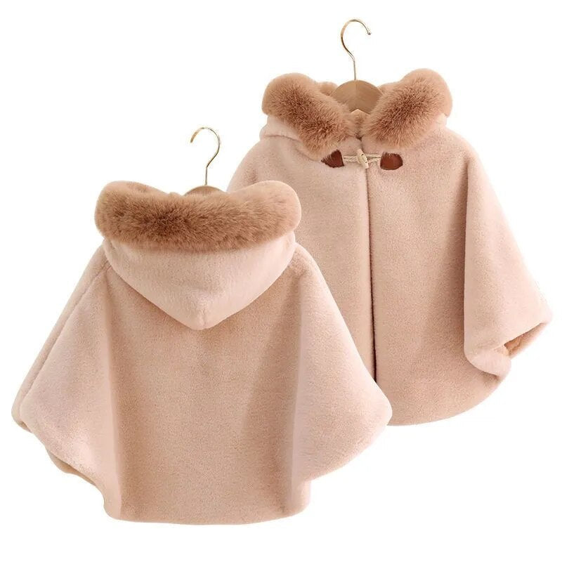 Capa de invierno con capucha