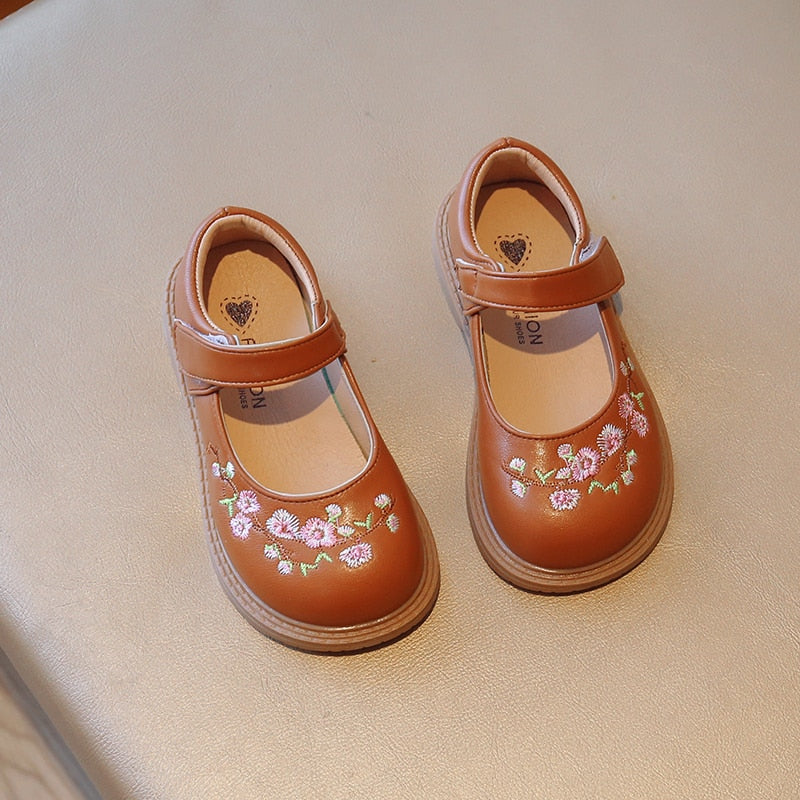 Zapatos De Cuero Flores Bordadas