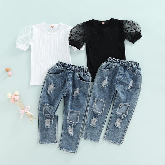 Conjunto blusa canalé y jeans rotos