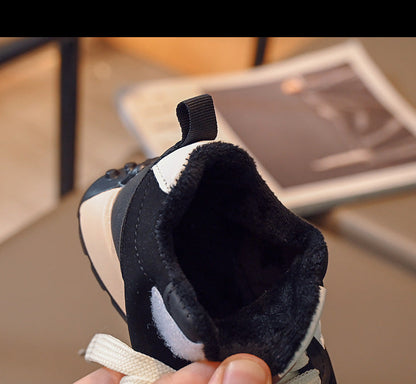 Zapatillas para niños con cordones