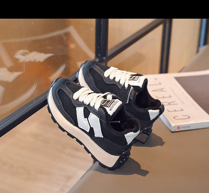 Zapatillas para niños con cordones