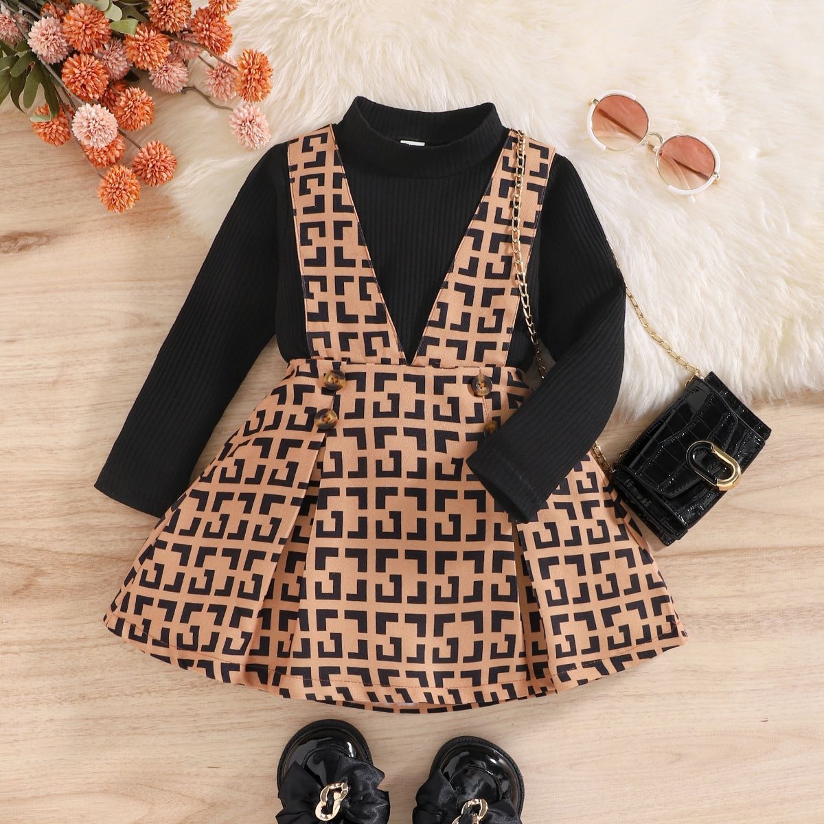 Conjunto infantil con vestido de tirantes