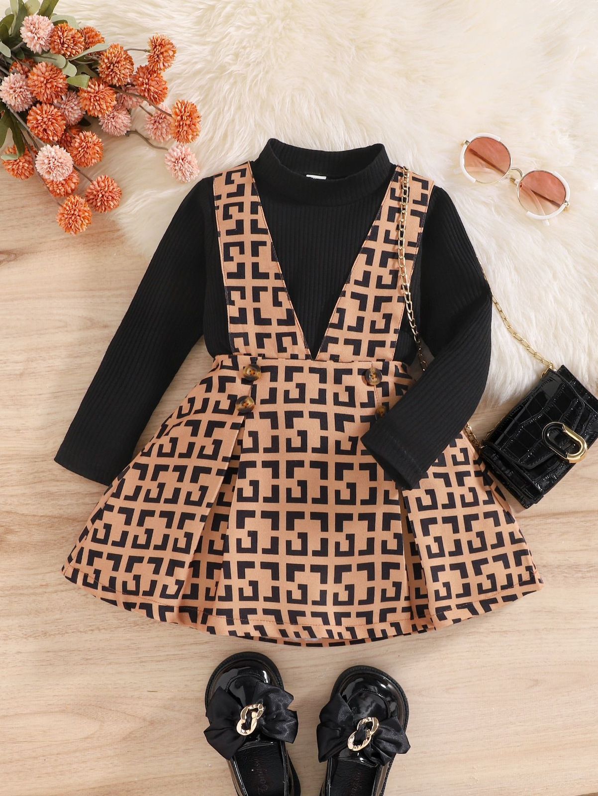 Conjunto infantil con vestido de tirantes