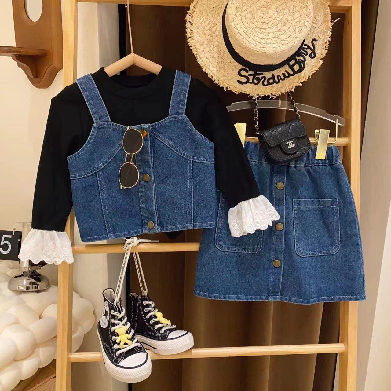 Conjunto de falda vaquera para niñas.