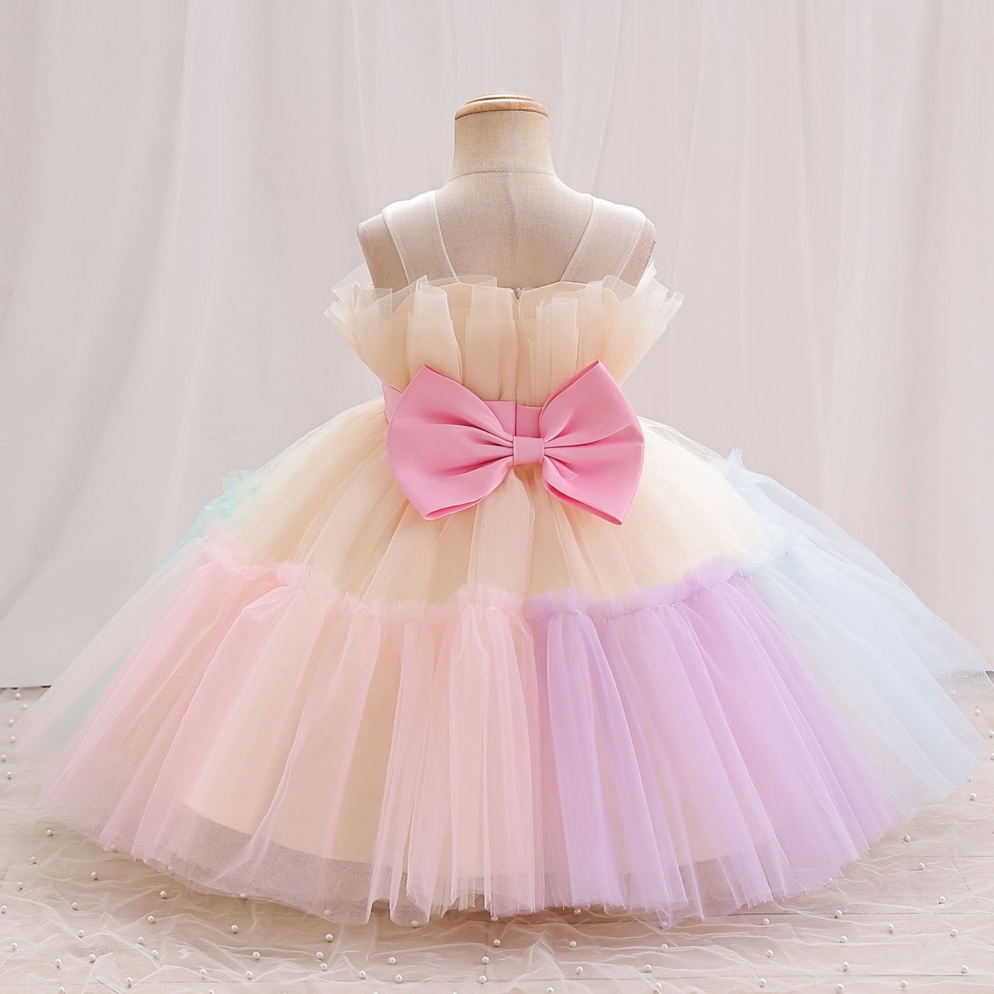 Vestido infantil con lazo arcoíris