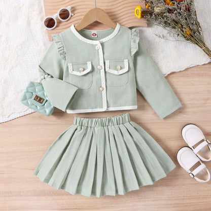 Conjunto infantil de mujer con bolsillos y falda plisada